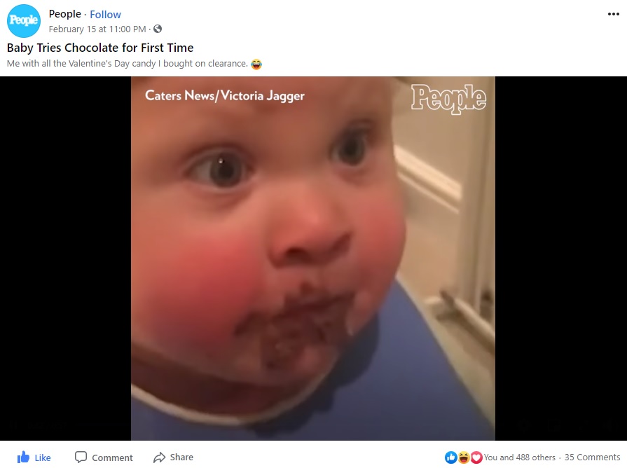 目を見開き、鼻の穴を膨らませるソマーちゃん（画像は『People　2021年2月15日付Facebook「Baby Tries Chocolate for First Time」』のスクリーンショット）
