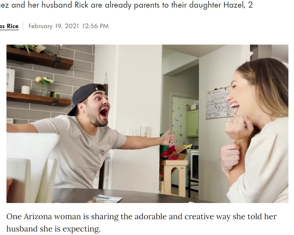 リックさんは意味を理解した瞬間、驚きの表情を見せた（画像は『People.com　2021年2月19日付「Woman Uses Gag Scratch-Off Lottery Ticket to Tell Husband She’s Pregnant: See His Exuberant Reaction」』のスクリーンショット）