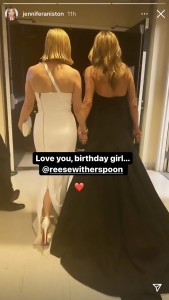 ドレス姿に「愛している」と綴ったジェニファー（画像は『Jennifer Aniston　2021年3月22日付Instagram』のスクリーンショット）