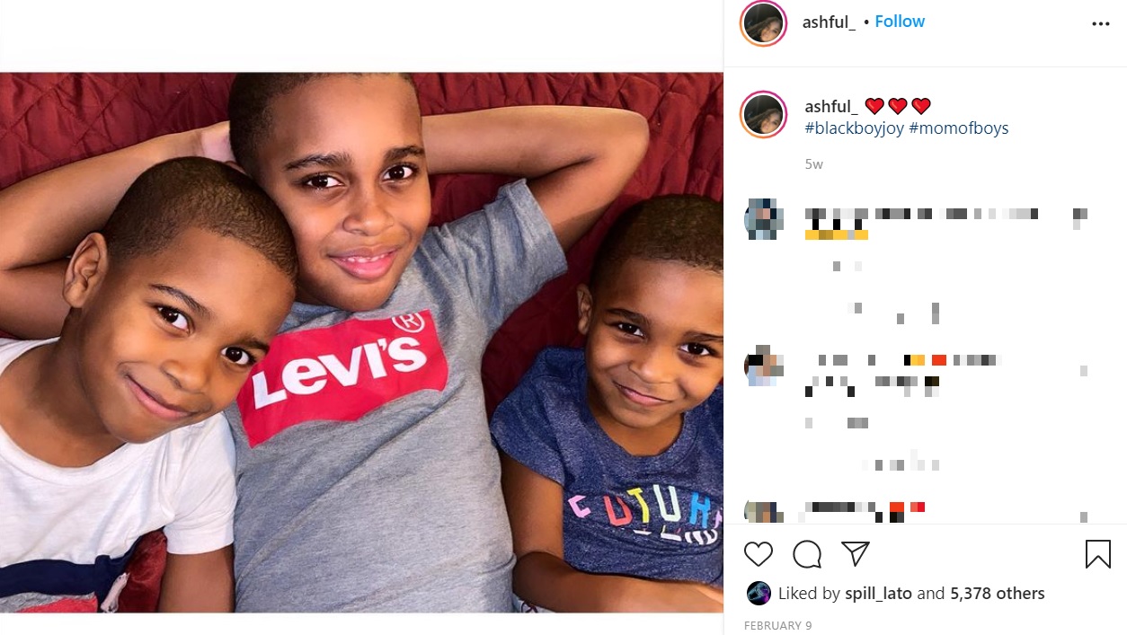 仲良しの3兄弟（画像は『―Ashley―　2021年2月9日付Instagram』のスクリーンショット）