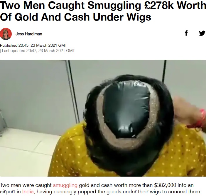 剃られた頭頂部に貼り付けられていた袋（画像は『LADbible　2021年3月23日付「Two Men Caught Smuggling ￡278k Worth Of Gold And Cash Under Wigs」（Credit: SWNS）』のスクリーンショット）