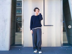 シンプルな私服を好むホラン千秋（画像は『ホラン千秋 official　2021年3月2日付Instagram「お気に入りの私服」』のスクリーンショット）