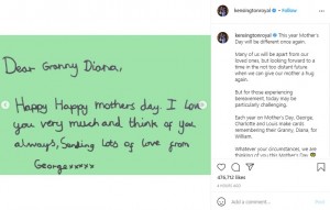 ジョージ王子の手書きのメッセージ（画像は『Duke and Duchess of Cambridge　2021年3月14日付Instagram「This year Mother’s Day will be different once again.」』のスクリーンショット）