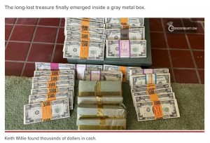 500万円以上の現金が見つかる（画像は『New York Post　2021年4月23日付「Treasure hunter reportedly finds ＄46K under floorboards in Massachusetts home」（YouTube/RediscoverLost）』のスクリーンショット）