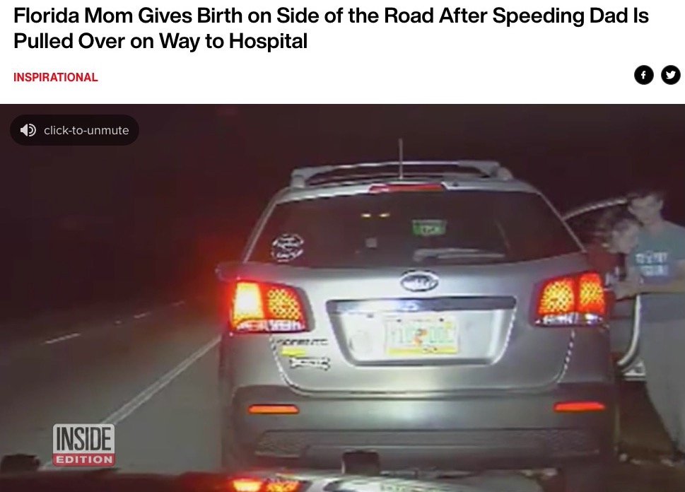 妊婦のケリーさんを支える夫ジャロッドさん（画像は『Inside Edition　2021年4月1日付「Florida Mom Gives Birth on Side of the Road After Speeding Dad Is Pulled Over on Way to Hospital」』のスクリーンショット）