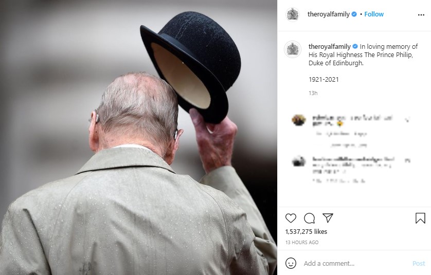 女王と長年連れ添った王配は、聖ジョージ教会の地下に埋葬された（画像は『The Royal Family　2021年4月17日付Instagram「In loving memory of His Royal Highness The Prince Philip, Duke of Edinburgh.」』のスクリーンショット）