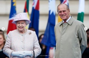 英王室最長、73年間連れ添ったエリザベス女王とフィリップ王配（画像は『The Royal Family　2021年4月13日付Instagram「The Duke of Edinburgh was committed to the ＃Commonwealth, meeting and connecting with people from every walk of life.」』のスクリーンショット）