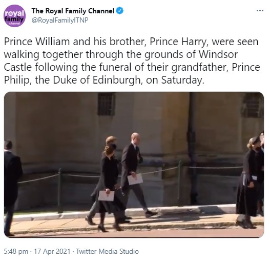 キャサリン妃がヘンリー王子とウィリアム王子の仲を取り持ったと話題に（画像は『The Royal Family Channel　2021年4月17日付Twitter「Prince William and his brother, Prince Harry, were seen walking together through the grounds of Windsor Castle following the funeral of their grandfather, Prince Philip, the Duke of Edinburgh, on Saturday.」』のスクリーンショット）