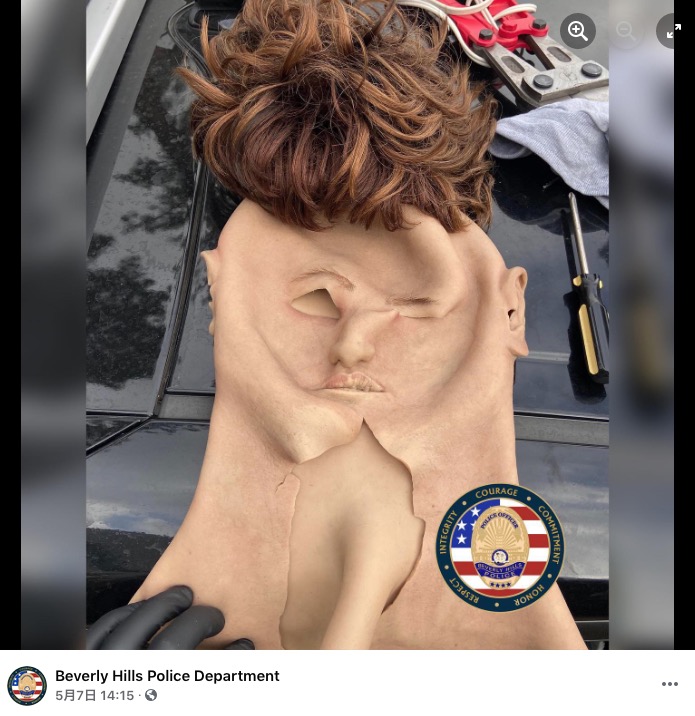 使用した変装用マスク（画像は『Beverly Hills Police Department　2021年5月7日付Facebook「Media Release - Arrested: Prolific Masked Residential Burglary Suspect」』のスクリーンショット）