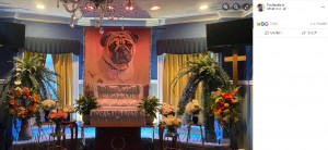 【海外発！Breaking News】巨大な遺影に立派な棺　愛犬のために豪華な葬儀を行った飼い主（米）