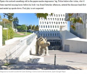 【海外発！Breaking News】恐竜のレプリカ内部に転落し39歳男性死亡「落とした携帯を拾おうとしたか」（スペイン）