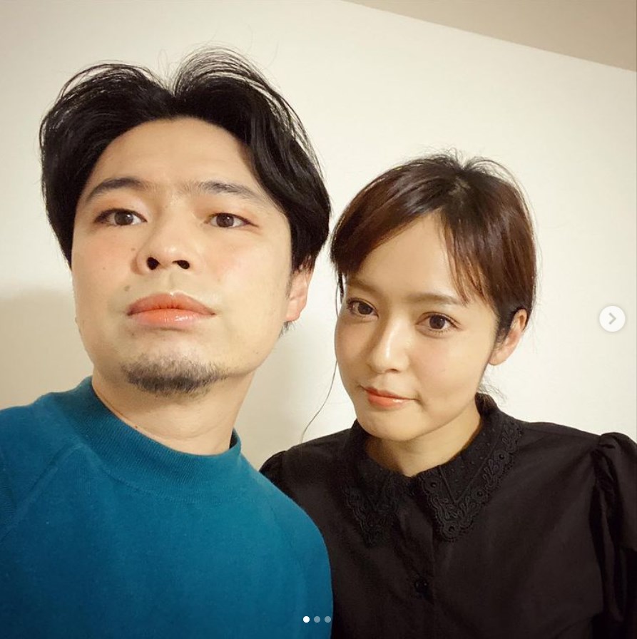 浜野謙太・Agatha夫妻（画像は『浜野謙太　2021年1月23日付Instagram「妻と同じメイク教えてもらってやってみた…」』のスクリーンショット）