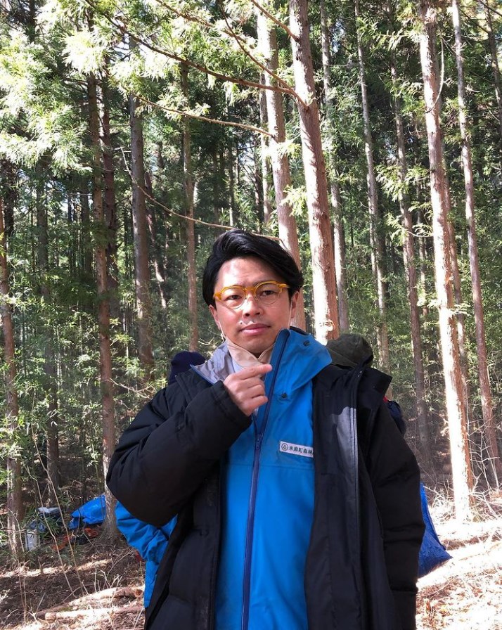 『おかえりモネ』で森林組合・課長役の浜野謙太（画像は『浜野謙太　2021年5月16日付Instagram「森林組合の課長さん、翔洋さん」』のスクリーンショット）