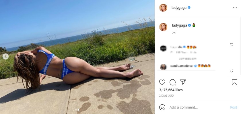 ガガのセクシーな水着姿にフォロワー絶賛（画像は『Lady Gaga　2021年5月27日付Instagram』のスクリーンショット）