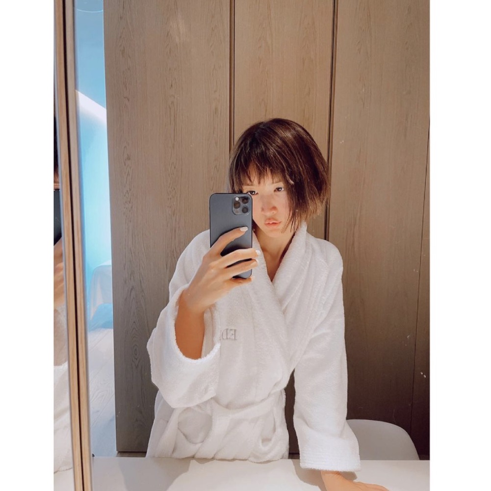 『ドラゴン桜』収録後に髪を切った紗栄子（画像は『SAEKO　2021年4月29日付Instagram「実は収録終わりに…ばっさりいきました」』のスクリーンショット）
