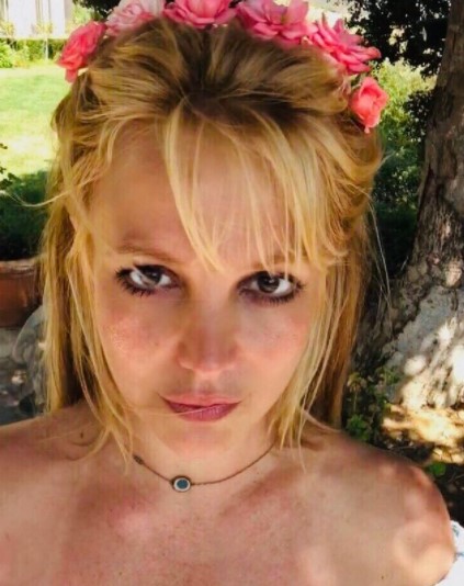 妹を批判し続けているブリトニー・スピアーズ（画像は『Britney Spears　2021年5月26日付Instagram「ROSE」』のスクリーンショット）