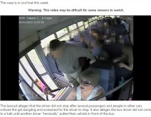 【海外発！Breaking News】スクールバスのドアにリュックが挟まれた女児、約350m引きずられる衝撃映像が公開される（米）＜動画あり＞