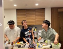 【エンタがビタミン♪】中林美和が満面の笑み　息子2人とのキッチン風景にファン「涙出る」