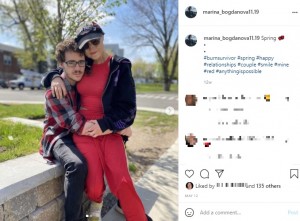 ボーイフレンドのコナーさんとマリナさん（画像は『Marina Bogdanova　2021年5月12日付Instagram「Spring」』のスクリーンショット）
