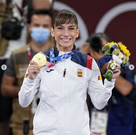 空手女子形で金メダル獲得したサンドラ・サンチェス選手（画像は『Sandra Sánchez　2021年8月5日付Instagram「CAMPEONA OLÍMPICA」』のスクリーンショット）