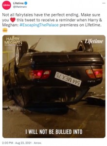 メーガン妃が乗った車が横転するシーン（画像は『Lifetime TV　2021年8月23日付Twitter「Not all fairytales have the perfect ending.」』のスクリーンショット）