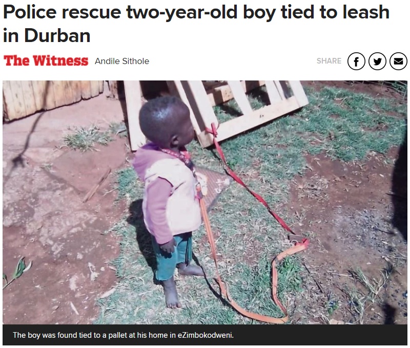 首にロープを巻かれた2歳男児（画像は『Witness - News24　2021年9月2日付「Police rescue two-year-old boy tied to leash in Durban」』のスクリーンショット）
