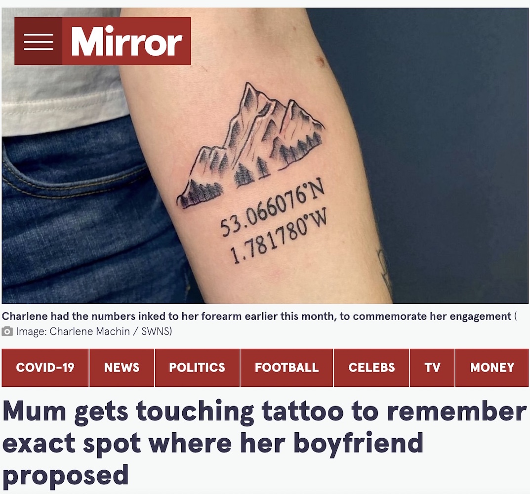 プロポーズされた場所の座標をタトゥーに（画像は『The Mirror　2021年10月29日付「Mum gets touching tattoo to remember exact spot where her boyfriend proposed」（Image: Charlene Machin / SWNS）』のスクリーンショット）
