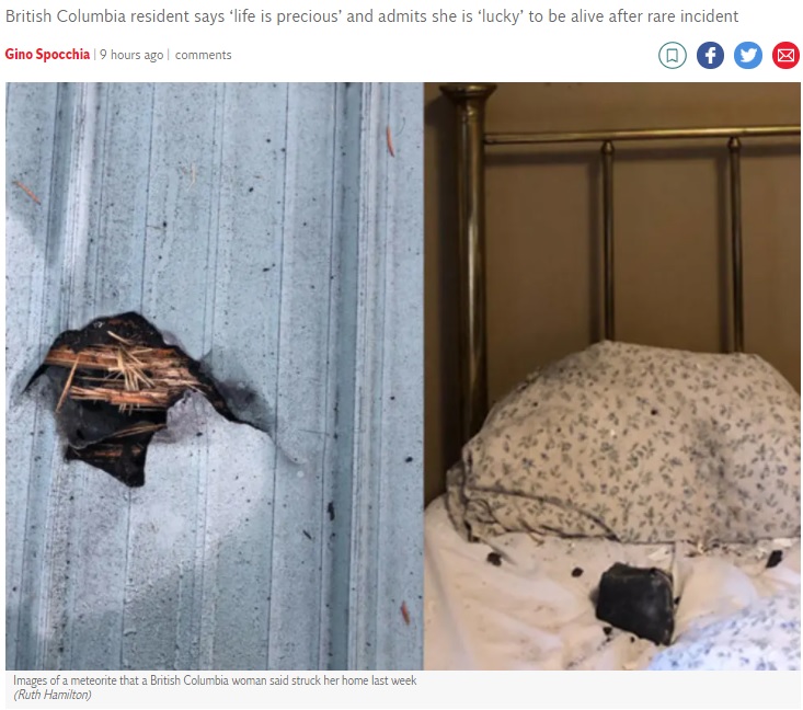 左写真は屋根の穴、右写真は落下当時の隕石（画像は『The Independent　2021年10月12日付「Rock that crashed through roof on to sleeping woman’s bed could have been meteorite, she says」（Ruth Hamilton）』のスクリーンショット）