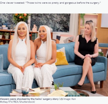 娘たちのことが「心配」と語る母クリスティーナさん（右）（画像は『The Mirror　2021年10月4日付「This Morning fans stunned as twins spend ￡140k to look alike - including designer vaginas」（Image: Ken McKay/ITV/REX/Shutterstock）』のスクリーンショット）