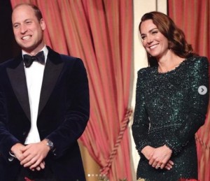 【イタすぎるセレブ達】ウィリアム王子＆キャサリン妃、新年を祝して公開した2ショットに反響「幸せなのが伝わってくる」