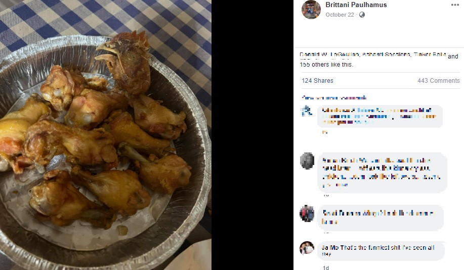 1つだけ奇妙な形！（画像は『Brittani Paulhamus　2021年10月22日付Facebook「Ordered wings from Old School Pizza with Hannah Wingrove and received a chicken head…..」』のスクリーンショット）