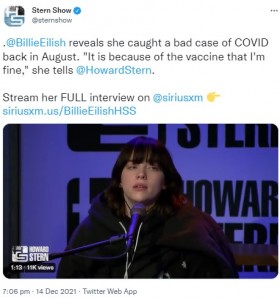 『ハワード・スターン・ショー』に出演したビリー（画像は『Stern Show 2021年12月14日付Twitter「.＠BillieEilish reveals she caught a bad case of COVID back in August.」』のスクリーンショット）
