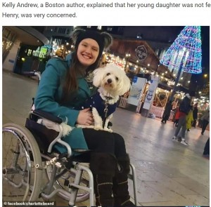 どこへ出かけるにも常に一緒（画像は『WhatsNew2Day　2021年12月23日付「Woman, 24, Gives Birth In Hospital With DOG At Bedside As ‘Medical Aid’」（facebook/charlottebeard）』のスクリーンショット）