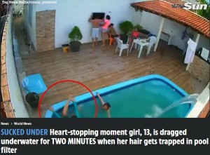 事故直前のプールの様子（画像は『The Sun　2021年12月10日付「SUCKED UNDER Heart-stopping moment girl, 13, is dragged underwater for TWO MINUTES when her hair gets trapped in pool filter」』のスクリーンショット）