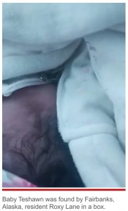 氷点下の中、捨てられていた新生児（画像は『New York Post　2022年1月2日付「Baby found abandoned in Alaska with heartbreaking note from mother」（Facebook）』のスクリーンショット）