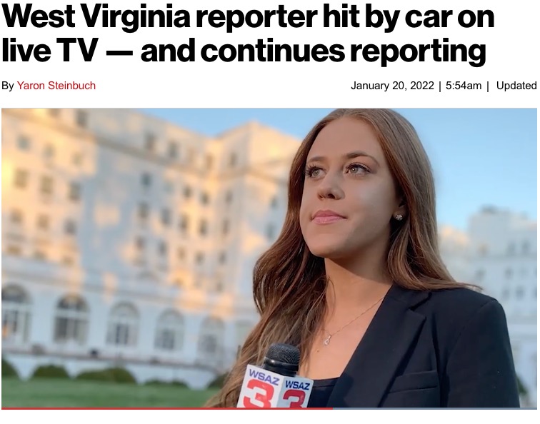 車にはねられた後もリポートを続行した女性（画像は『New York Post　2022年1月20日付「West Virginia reporter hit by car on live TV ― and continues reporting」』のスクリーンショット）