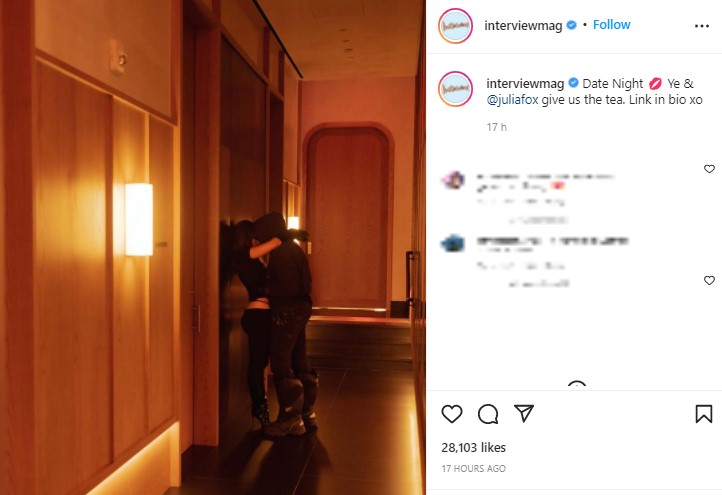 ホテルの通路での親密なツーショット（画像は『Interview Magazine　2022年1月6日付Instagram「Date Night」』のスクリーンショット）