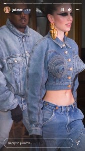 ジュリアのジャケットは、かつてマドンナが着た衣装を思わせる（画像は『Julia Fox　2022年1月23日付Instagram』のスクリーンショット）