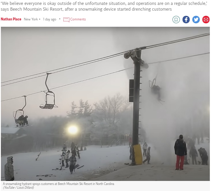 消火栓の真上にいたリフト客に冷たい水が直撃（画像は『The Independent　2022年1月9日付「Horrifying video shows skiers blasted with freezing water after pipe bursts under chairlift」（YouTube / Louis Dillard）』のスクリーンショット）