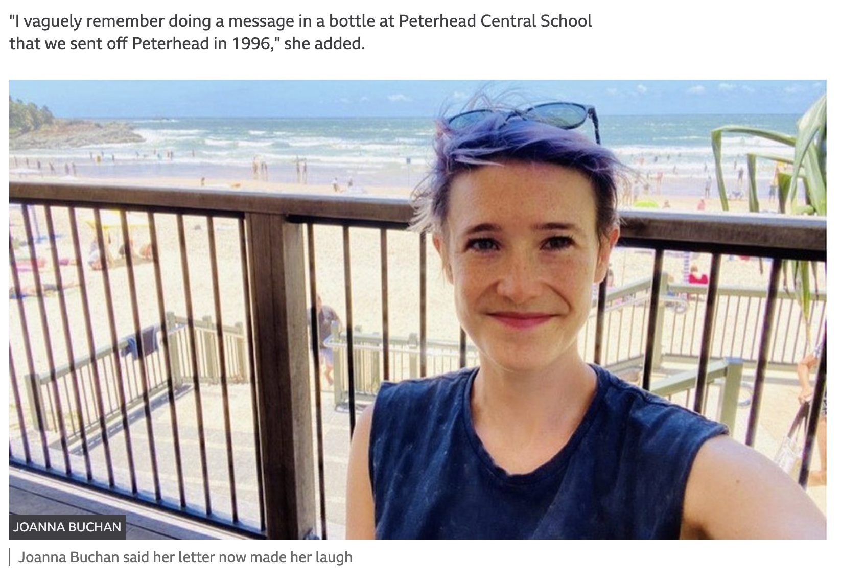 8歳だった頃、海にメッセージボトルを投げた女性（画像は『BBC News　2022年1月26日付「Message in a bottle from Scottish girl found in Norway after 25 years」（JOANNA BUCHAN）』のスクリーンショット）
