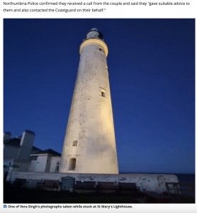 ウィットリーベイの観光名所であるセントメアリーズ灯台（画像は『Chronicle Live　2022年2月13日付「Couple locked inside St Mary’s Lighthouse for six hours after staff go home without checking visitors had left」（Image: Vera Singh）』のスクリーンショット）