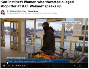 会計していない商品をカートごと持ち出そうとした男（画像は『Global News　2022年1月31日付「‘Gut instinct’: Woman who thwarted alleged shoplifter at B.C. Walmart speaks up」（Courtesy:Facebook-Darrell Johansen）』のスクリーンショット）