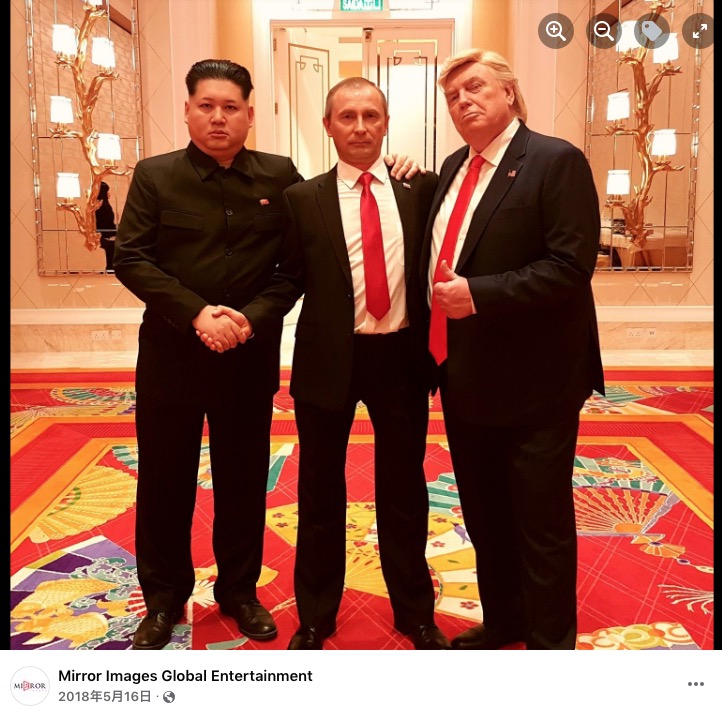 プーチン大統領の“そっくりさん”として世界中を旅してきたスワヴェクさん（中央）（画像は『Mirror Images Global Entertainment　2018年5月16日付Facebook「These guys are the best...」』のスクリーンショット）