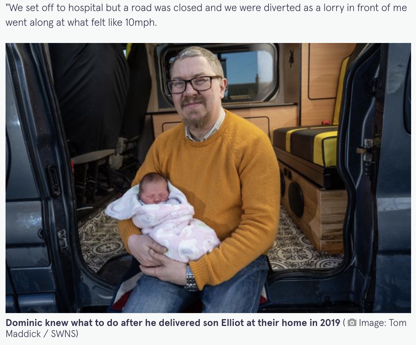 車内で出産を介助したドミニクさん（画像は『The Mirror　2022年2月28日付「Couple deliver own baby for second time after road works block way to hospital」（Image: Tom Maddick / SWNS）』のスクリーンショット）