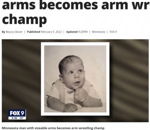 生まれた時から大きな腕を持っていたジェフさん（画像は『FOX 10 Phoenix　2022年2月9日付「Minnesota man with sizeable arms becomes arm wrestling champ」（FOX 9）』のスクリーンショット）