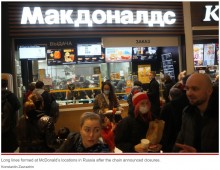 【海外発！Breaking News】ロシアのマクドナルドが営業停止で大行列　ナゲットソース1個約15万円で高額転売も