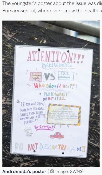 アンドロメダさんが作成したポスター（画像は『The Mirror　2022年3月7日付「Nine-year-old hailed ‘hero’ after hitting back at bad parking outside her school」（Image: SWNS）』のスクリーンショット）