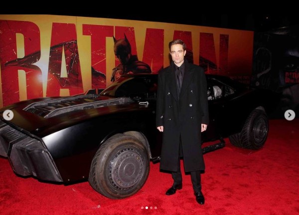 ニューヨークプレミア上映会のレッドカーペットで（画像は『The Batman　2022年3月1日付Instagram「The Bat, the Cat, and all of Gotham conquered New York for the World Premiere of ＃TheBatman!」』のスクリーンショット）