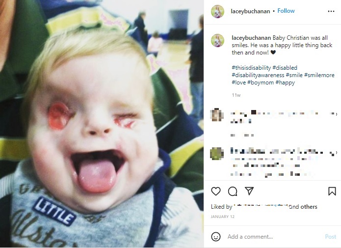 幼い頃のクリスチャン君（画像は『Lacey Buchanan　2022年1月12日付Instagram「Baby Christian was all smiles.」』のスクリーンショット）
