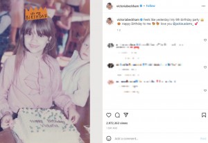 9歳の誕生日を祝うヴィクトリア（画像は『Victoria Beckham　2022年4月17日付Instagram「Feels like yesterday!」』のスクリーンショット）